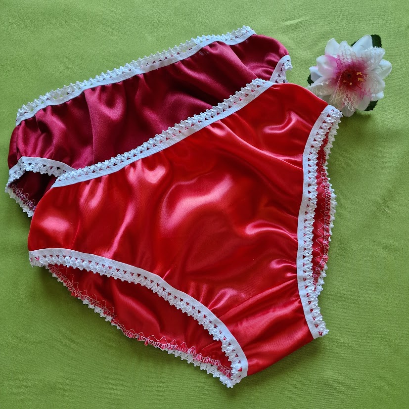 FEN78-2-7 - Női fehérnemű - 2db Hagyományos fazonú szatén bugyi - korall és piros