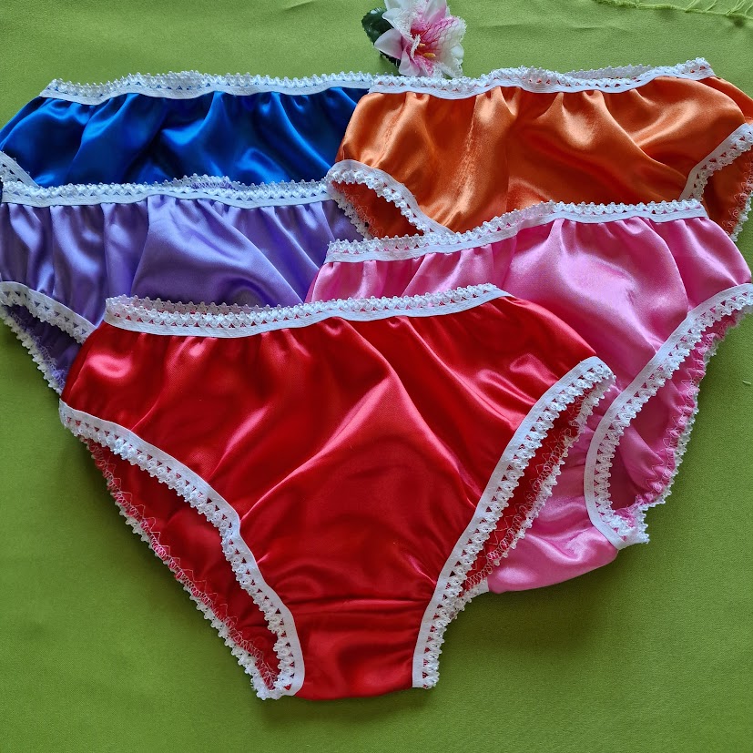 FEN78-5-1 - 5db Női fehérnemű - Hagyományos fazonú szatén bugyi - szivárvány