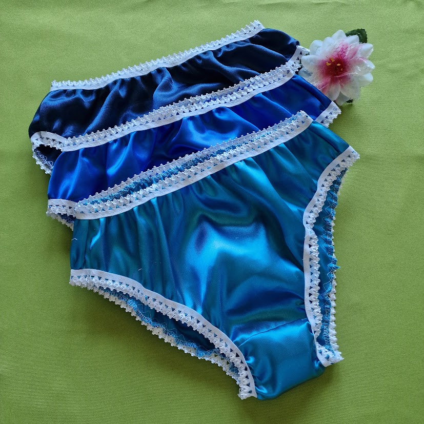 FEN78-3-5 - 3db Hagyományos fazonú szatén bugyi - kékek