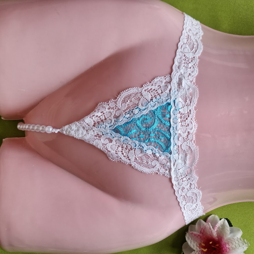 FEN110A - Női fehérnemű - Csipkés gyöngyös G-string tanga bugyi