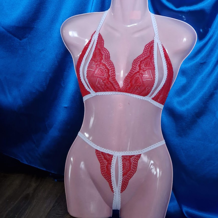 FEN32B - Női fehérnemű - Csipke szett - nyitott melltartó és nyitott tanga