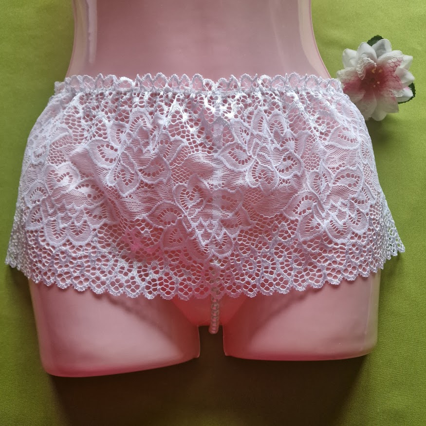 FEN91 - Női fehérnemű - Szexi fehér csipkés gyöngyös G-string bugyi mini szoknya