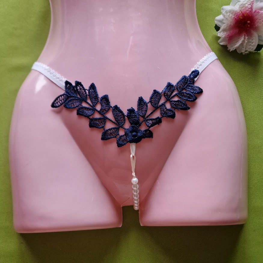FEN88D - Női fehérnemű - Sötétkék levél ágak gyöngyös G-string tanga bugyi