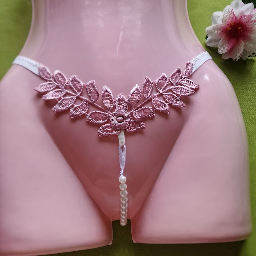 FEN86D - Női fehérnemű - Púderrózsaszín levél ágak gyöngyös G-string tanga bugyi