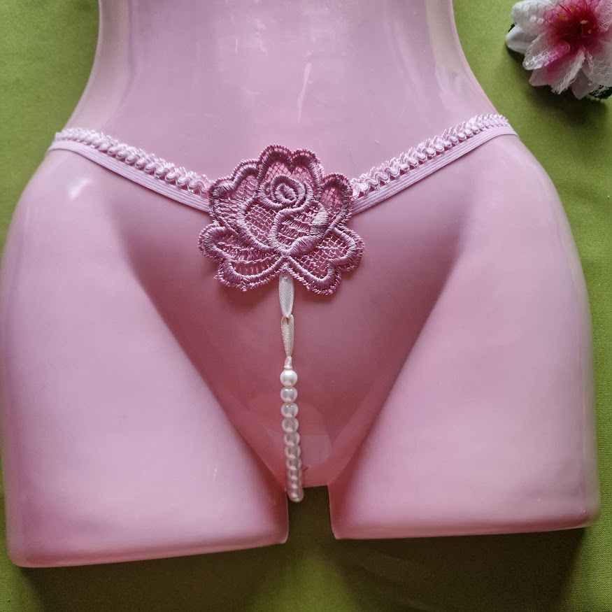 FEN86C - Női fehérnemű - Púderrózsaszín rózsás gyöngyös G-string tanga bugyi