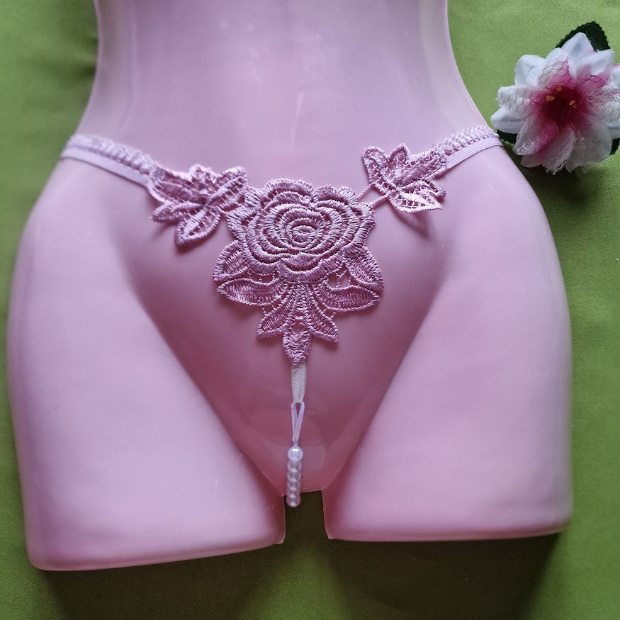 FEN86A - Női fehérnemű - Púderrózsaszín rózsa levelek közt gyöngyös G-string tanga bugyi