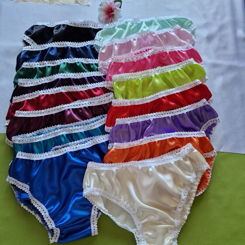 FEN78 - 16db Hagyományos fazonú szatén bugyi - fehér csipkegumis