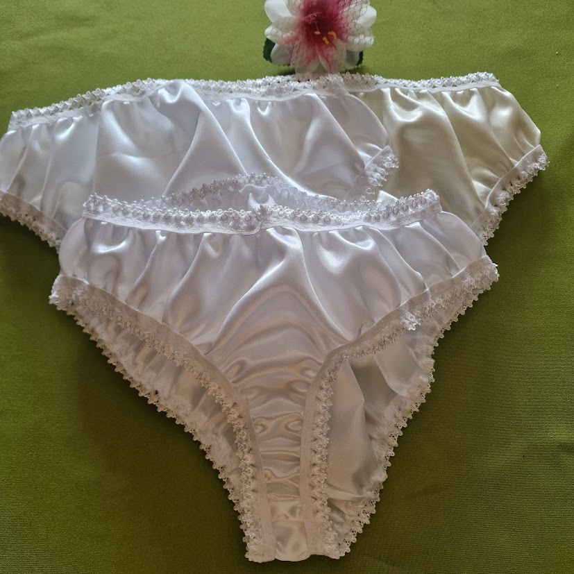 FEN70-4 - 3db Brazil tanga szatén bugyi - 2db fehér  és 1db ekrü