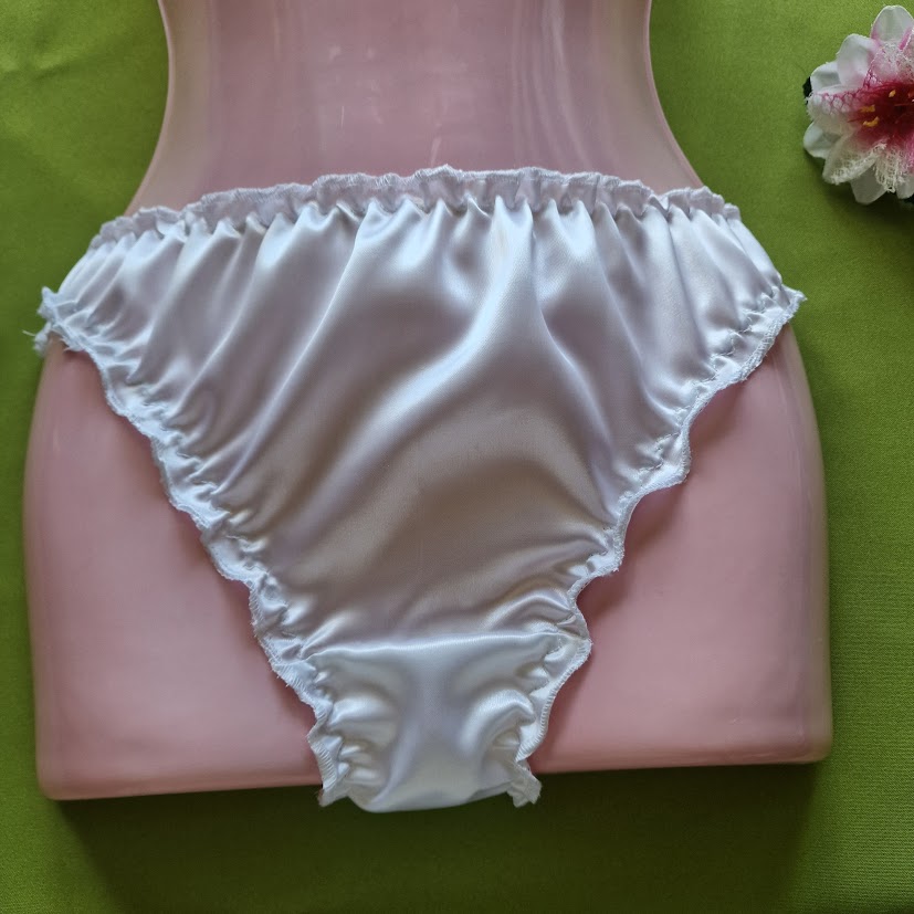 FEN62 - Brazil féltanga szatén bugyi 2XS-3XL vagy 32-54
