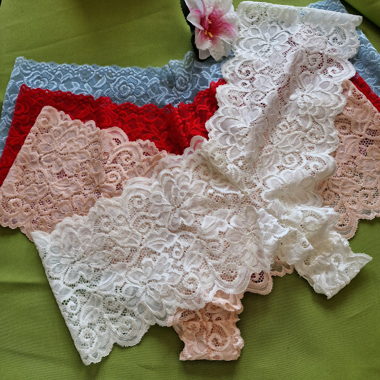 FEN22 - Női fehérnemű - Francia csipke bugyi - 2XS-3XL   34-54