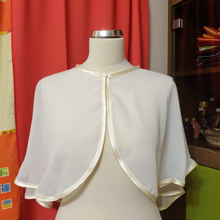 ESKÜVŐ BOL24H - Elegáns ekrü színű muszlin boleró pelerin - apró hibával mely viselve nem látszik