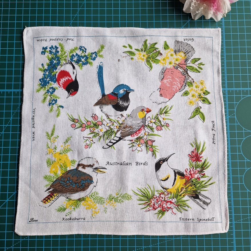 ESKÜVŐ DZS07 - Pamut díszzsebkendő 280x285mm - Ausztráliai madarak