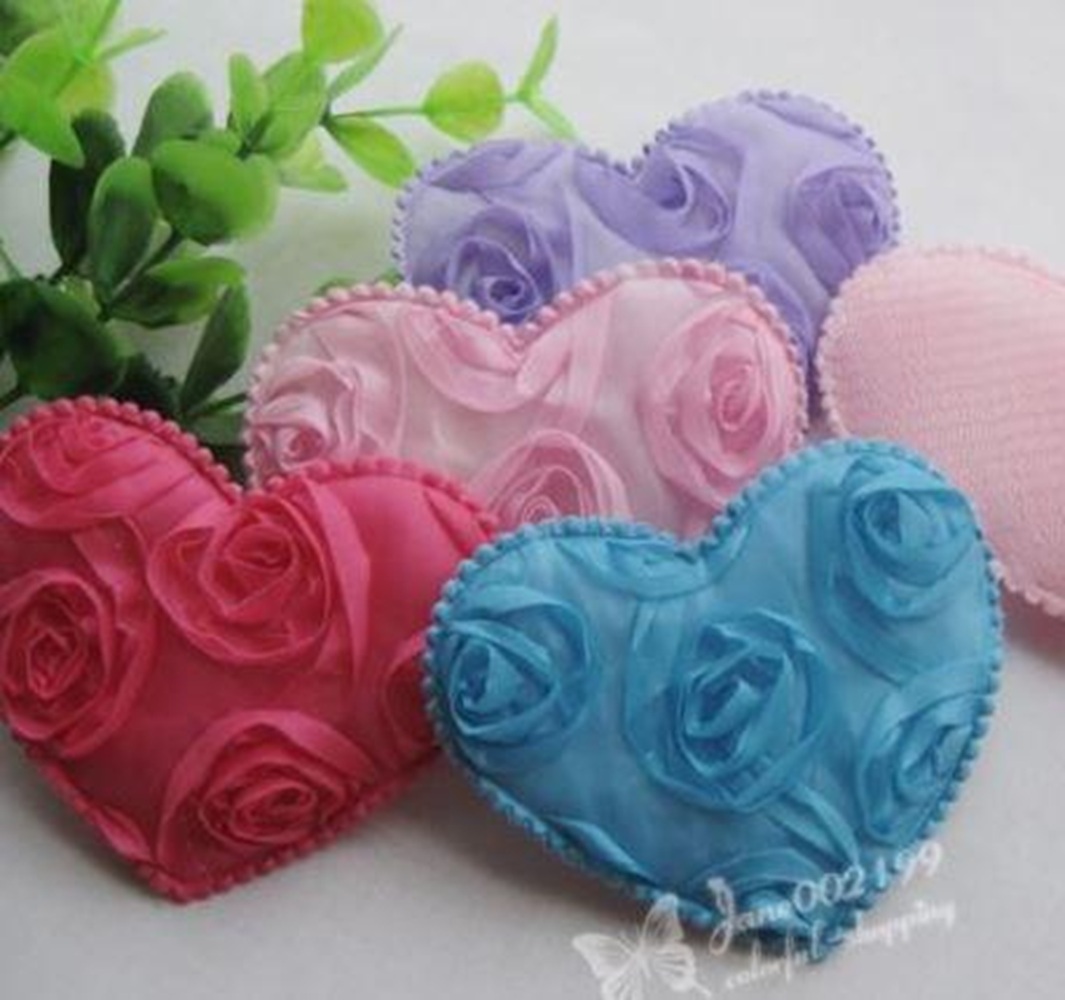 ESKÜVŐI dekor DEK31 - 11db Párnázott organza szív 65x55mm - több színben
