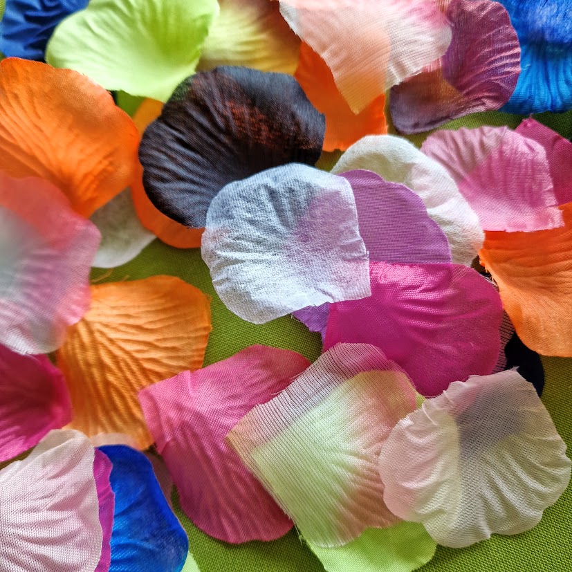 ESKÜVŐ PARTI DEK80 - 240db-os textil virágszirom – mix