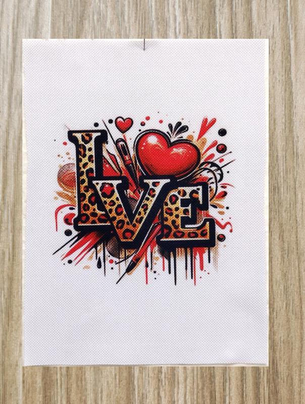 Love 01 gyöngyvászon textilpanel választható méretben