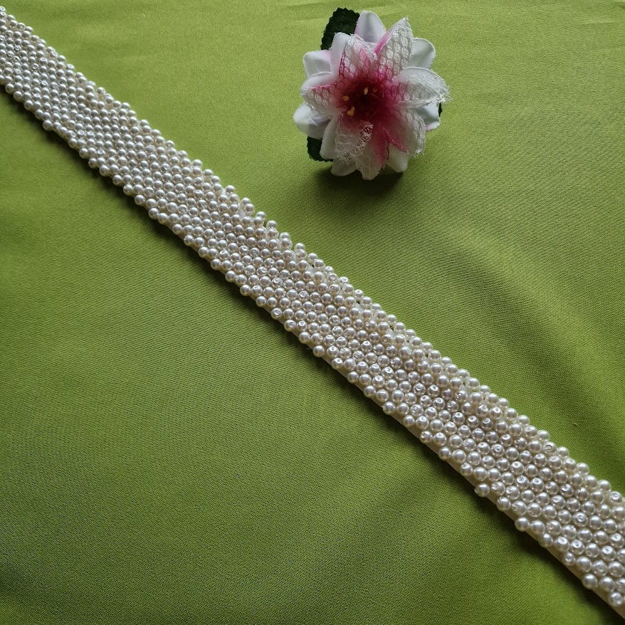 ESKÜVŐ MÖV59 - HANDMADE - Gyöngyös menyasszonyi öv 70x4 cm - halvány ekrü